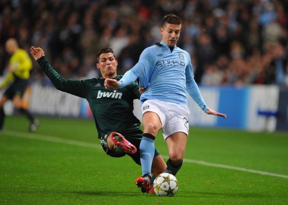 利物浦欧冠客战国米19人名单：萨拉赫无缘 基耶萨因病缺席（欧冠客战国米，利物浦公布19人名单：萨拉赫落选，基耶萨因病缺阵）