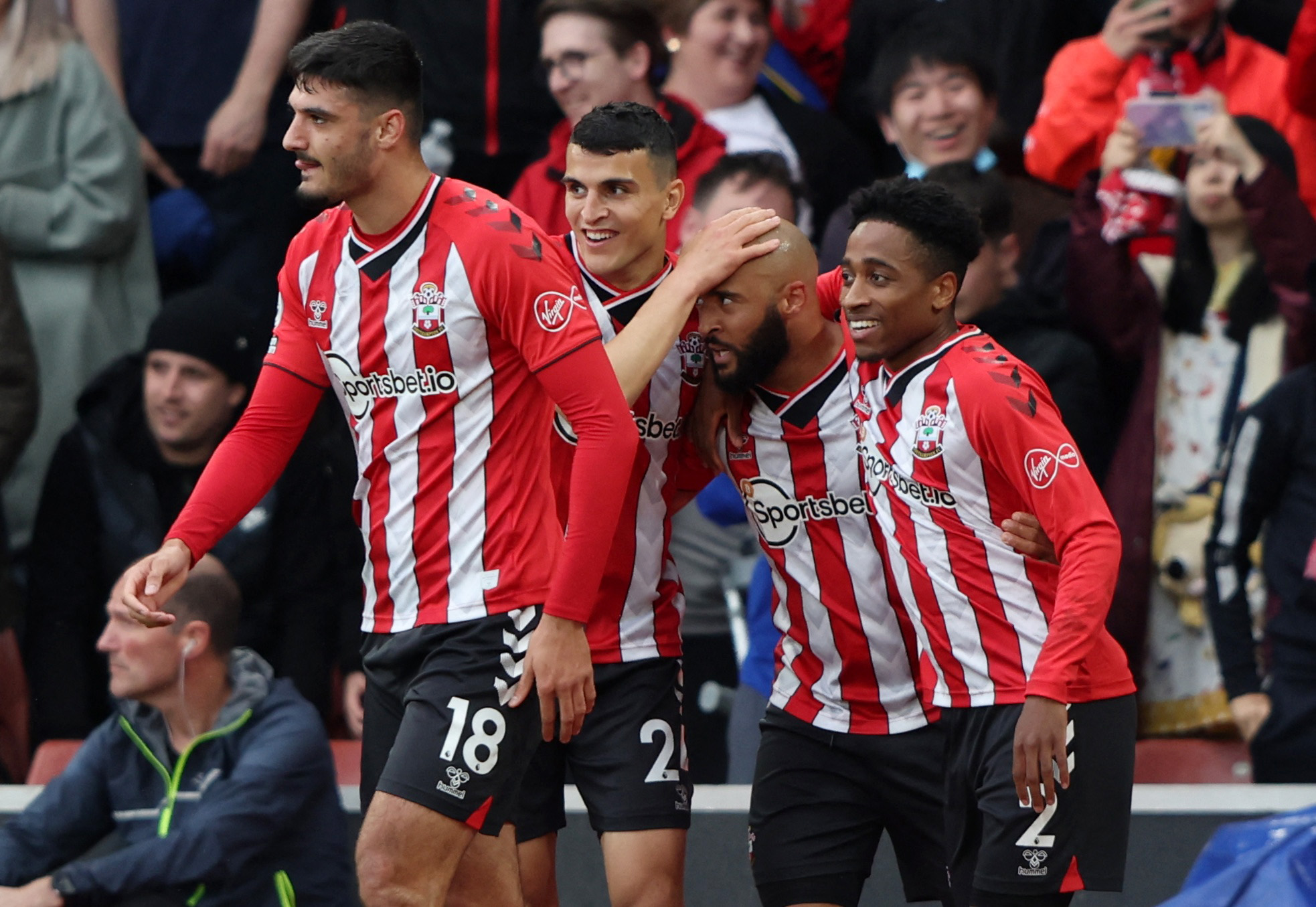 HWG！罗马诺：切尔西母公司签下16岁布基纳法索中场宗戈（罗马诺确认：切尔西母公司完成签约16岁布基纳法索中场宗戈）