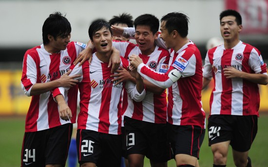 NBA交易市场最新动态：火箭完成签约,（火箭完成签约：NBA交易市场最新进展）