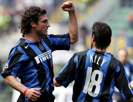 曼联英超14轮1-1战平西汉姆联，近5轮仅胜1场，阿莫林执教遇质疑，防守问题突出。