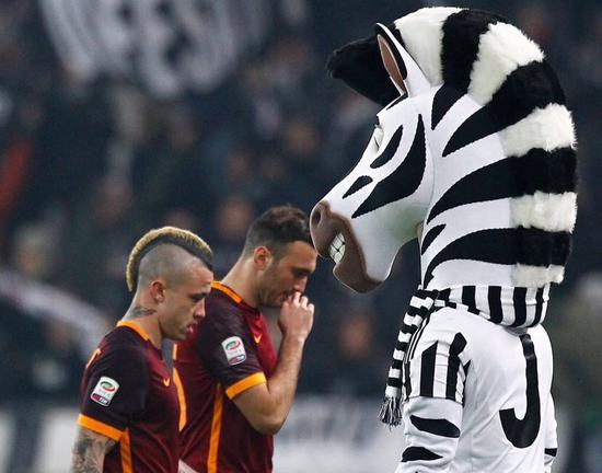 苏亚雷斯：作为主教练我要承担责任，球队有明显的变化和提高（苏亚雷斯：主帅之责在我，球队变化与提升有目共睹）