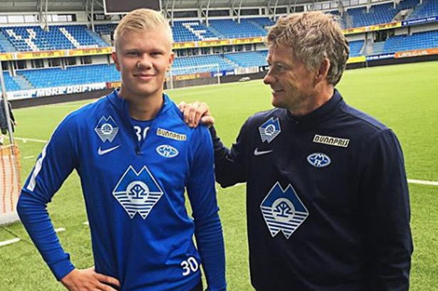 文班本赛季出战12场马刺8胜4负，缺席12场马刺9胜3负（文班在与不在：出战12场8胜4负，缺席12场马刺9胜3负）