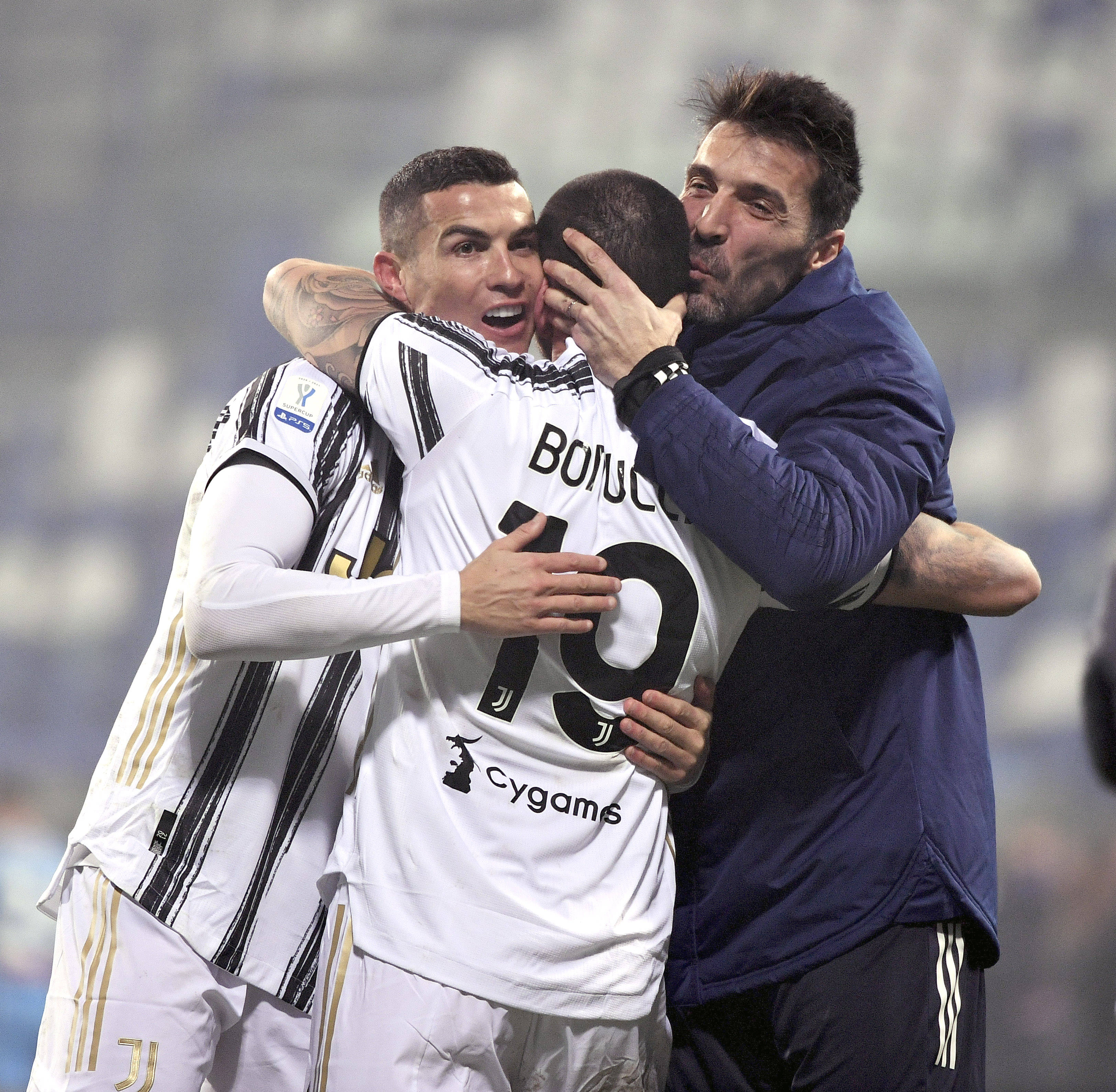 罗体：斯帕莱蒂重回那不勒斯全程遭嘘，球迷不原谅他执教尤文（罗体：斯帕莱蒂重返那不勒斯遭全场嘘声，球迷仍不原谅其执教尤文）