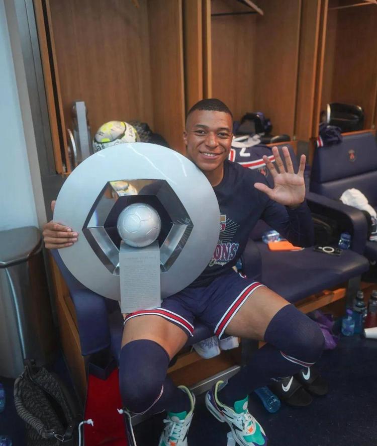 切尔西因9号魔咒屡遭挫折，德拉普伤停恐难打破魔咒，马雷斯卡需调整策略应对挑战。