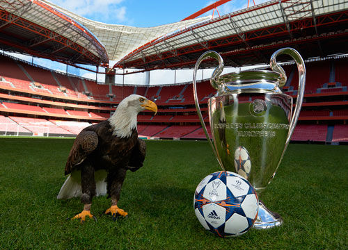 米体：家乡球队维亚雷焦深陷低迷，里皮对球员讲话鼓励他们（米体：维亚雷焦陷入低谷，里皮发声鼓舞球员）